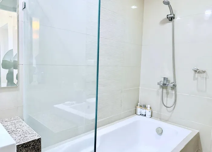 Soothing Seaview Units In Mactan Newtown Apartamento Isla de Mactán